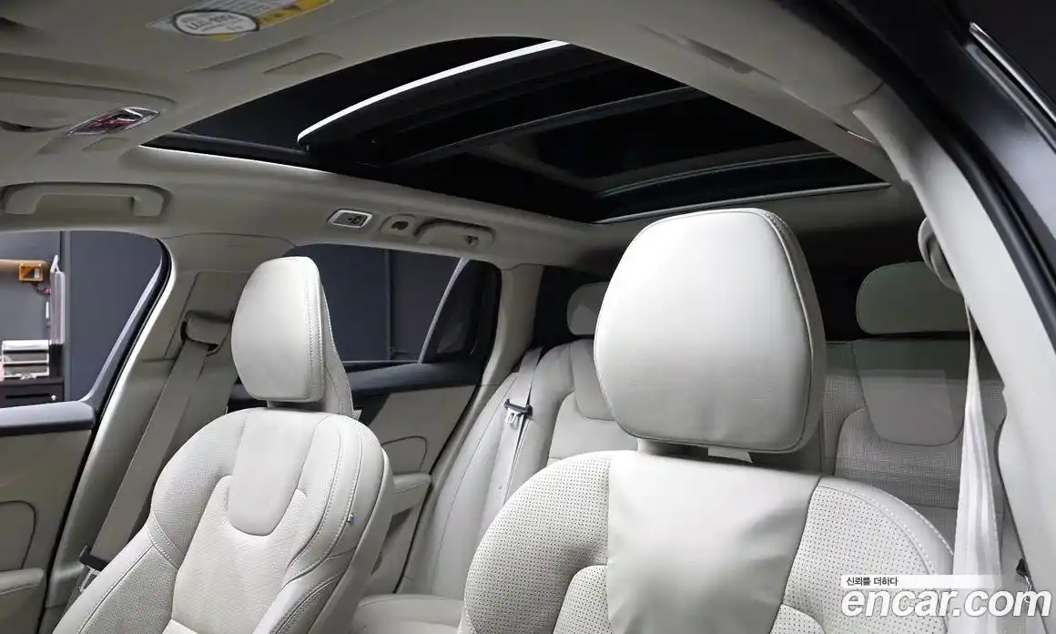 Volvo V60 2019 2.0 автомат (гидро), фото 18