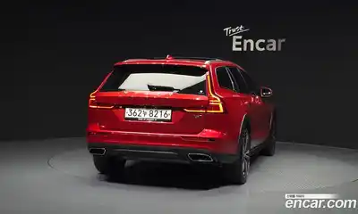 Volvo V60 2019 2.0 автомат (гидро), миниатюра 4