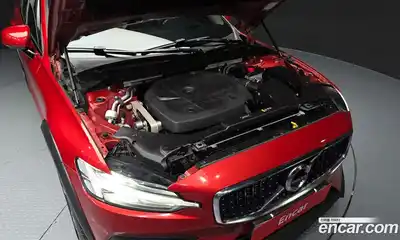 Volvo V60 2019 2.0 автомат (гидро), миниатюра 6