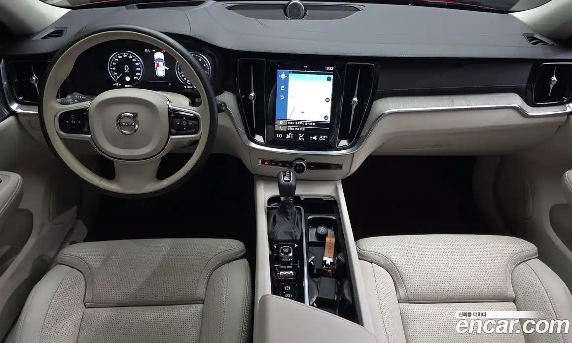 Volvo V60 2019 2.0 автомат (гидро), фото 7
