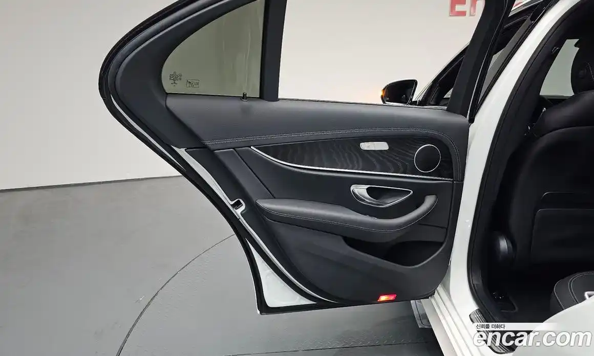 Mercedes-Benz E-Class 2022 2.0 автомат (гидро), фото 14