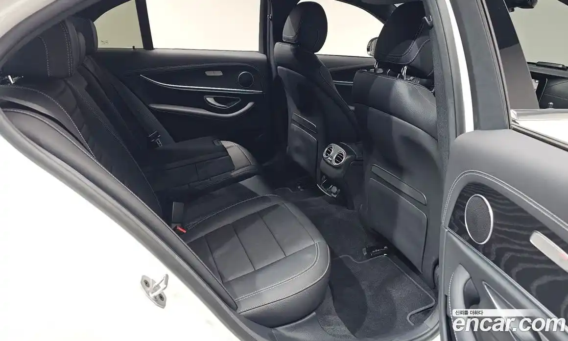 Mercedes-Benz E-Class 2022 2.0 автомат (гидро), фото 16