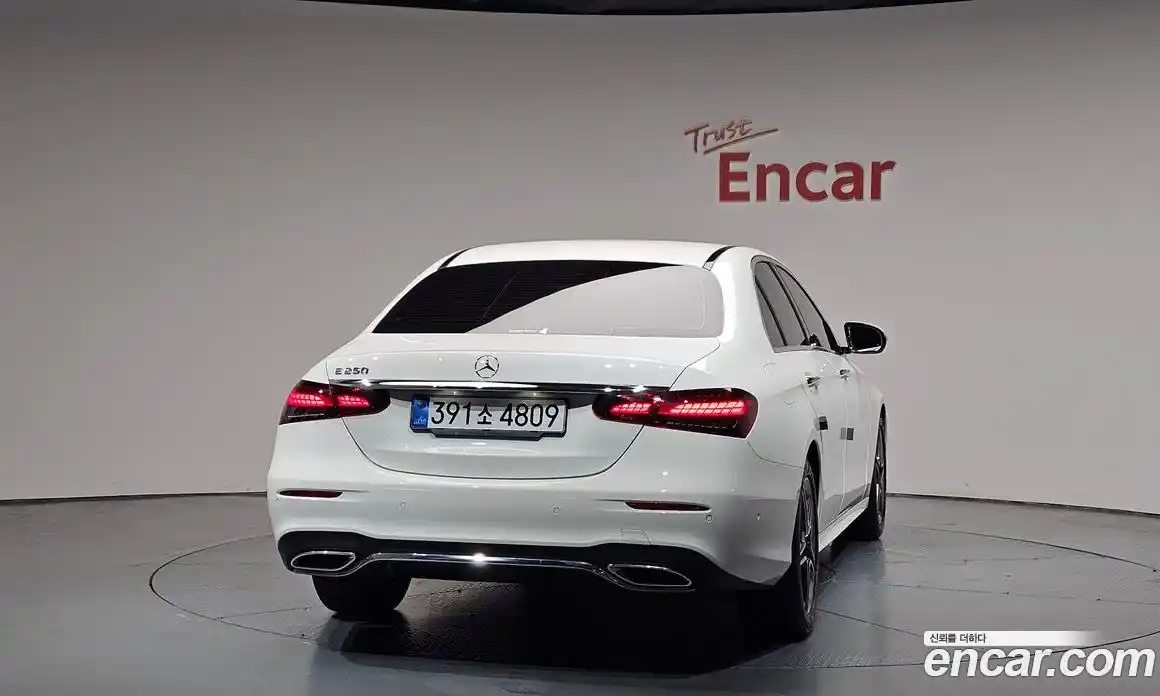 Mercedes-Benz E-Class 2022 2.0 автомат (гидро), фото 3