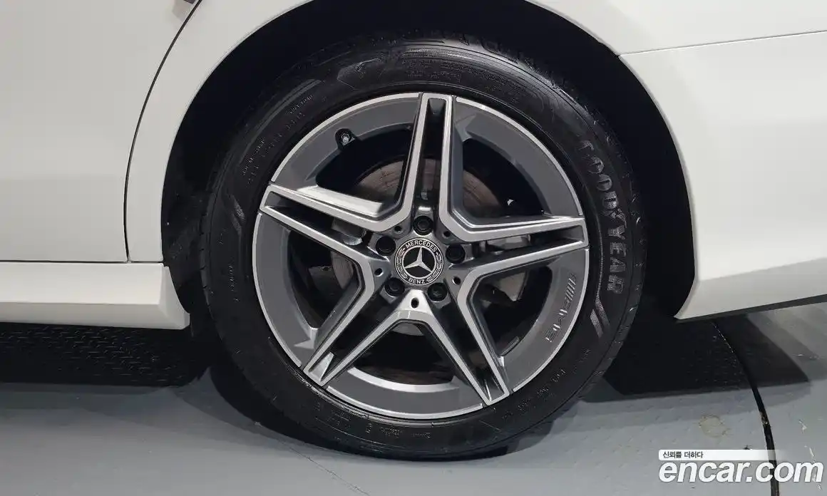 Mercedes-Benz E-Class 2022 2.0 автомат (гидро), фото 6