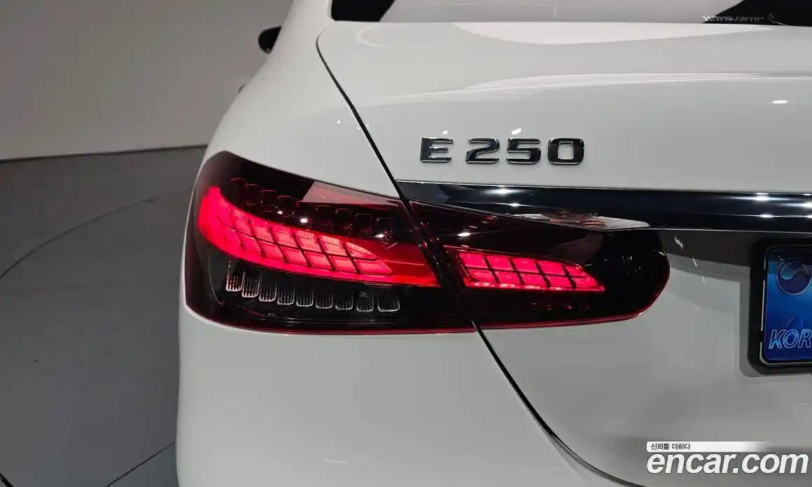 Mercedes-Benz E-Class 2022 2.0 автомат (гидро), фото 8