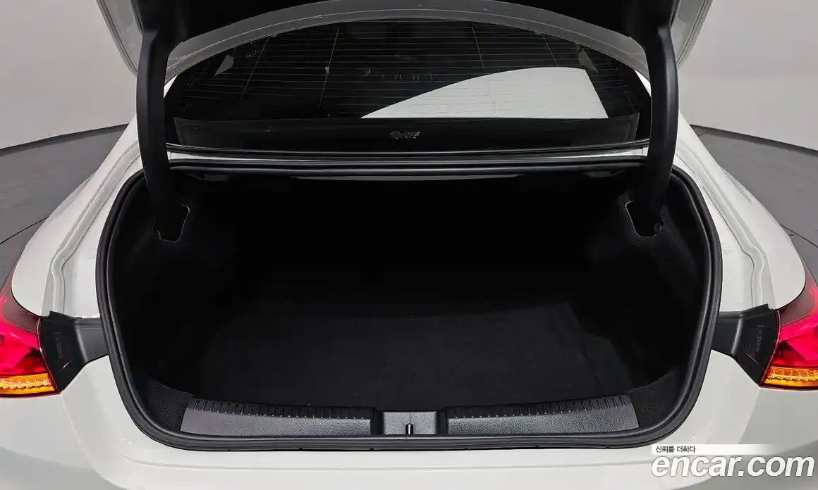 Mercedes-Benz CLA-Class 2021 2.0 гидро, фото 26