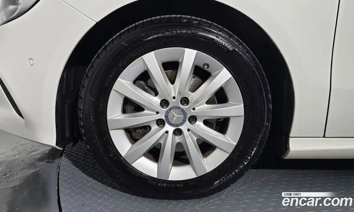 Mercedes-Benz A-Class 2016 1.6 гидро, фото 5