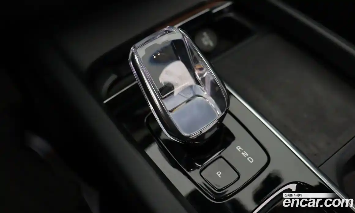 Volvo XC60 2024 2.0 автомат (гидро), фото 12