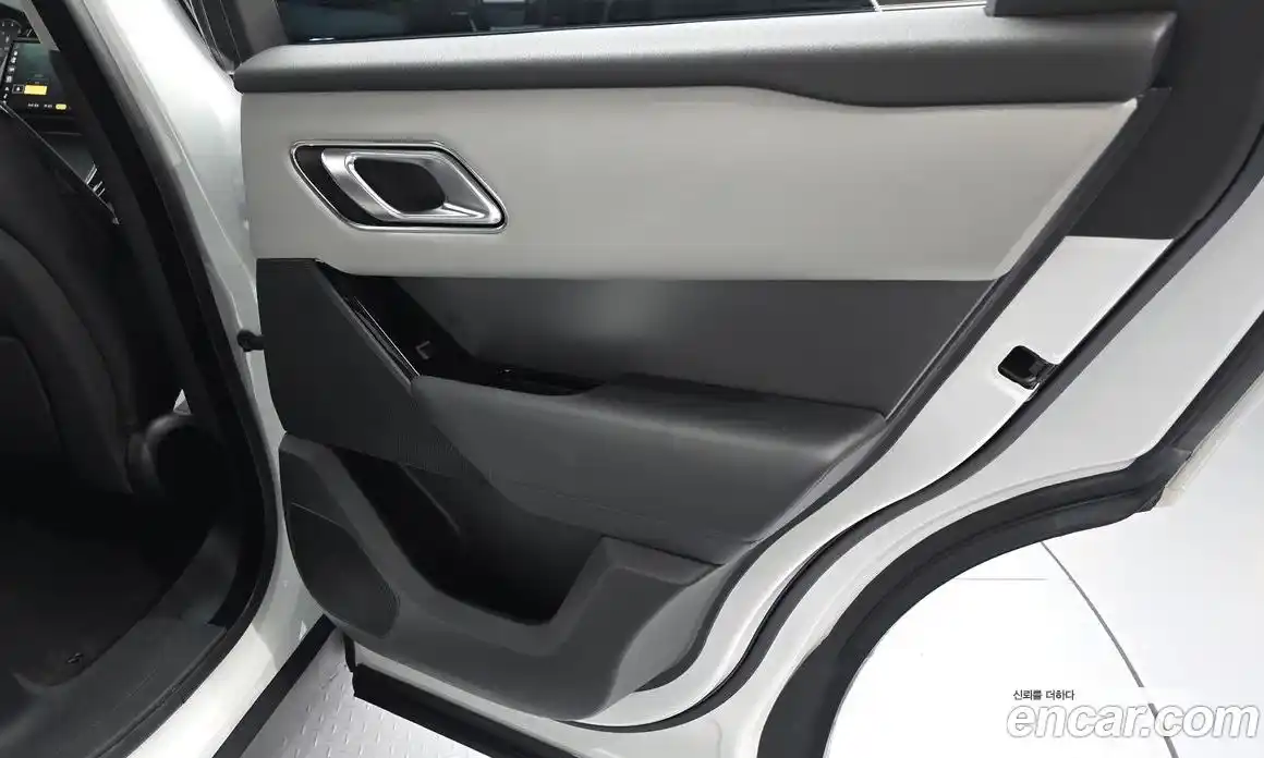 Land Rover Range Rover Velar 2025 3.0 автомат (гидро), фото 15