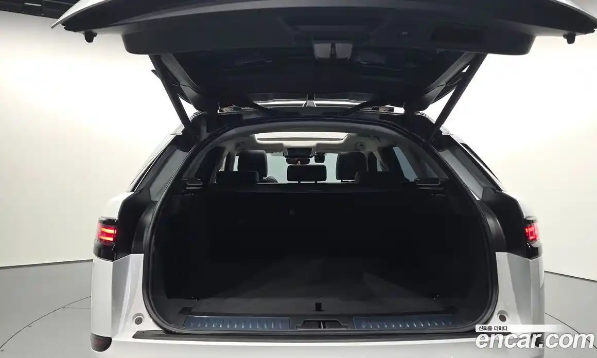Land Rover Range Rover Velar 2025 3.0 автомат (гидро), фото 26