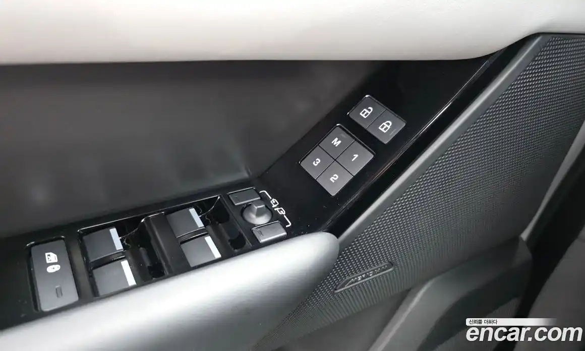 Land Rover Range Rover Velar 2025 3.0 автомат (гидро), фото 32