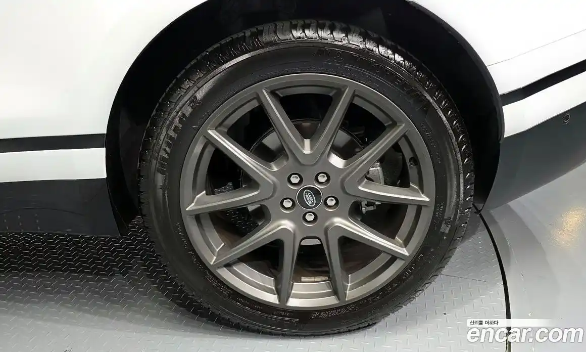 Land Rover Range Rover Velar 2025 3.0 автомат (гидро), фото 7