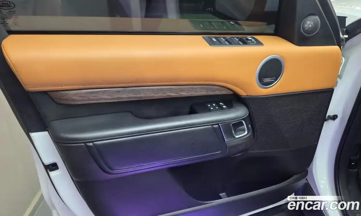 Land Rover Discovery 2017 3.0 автомат (гидро), фото 16