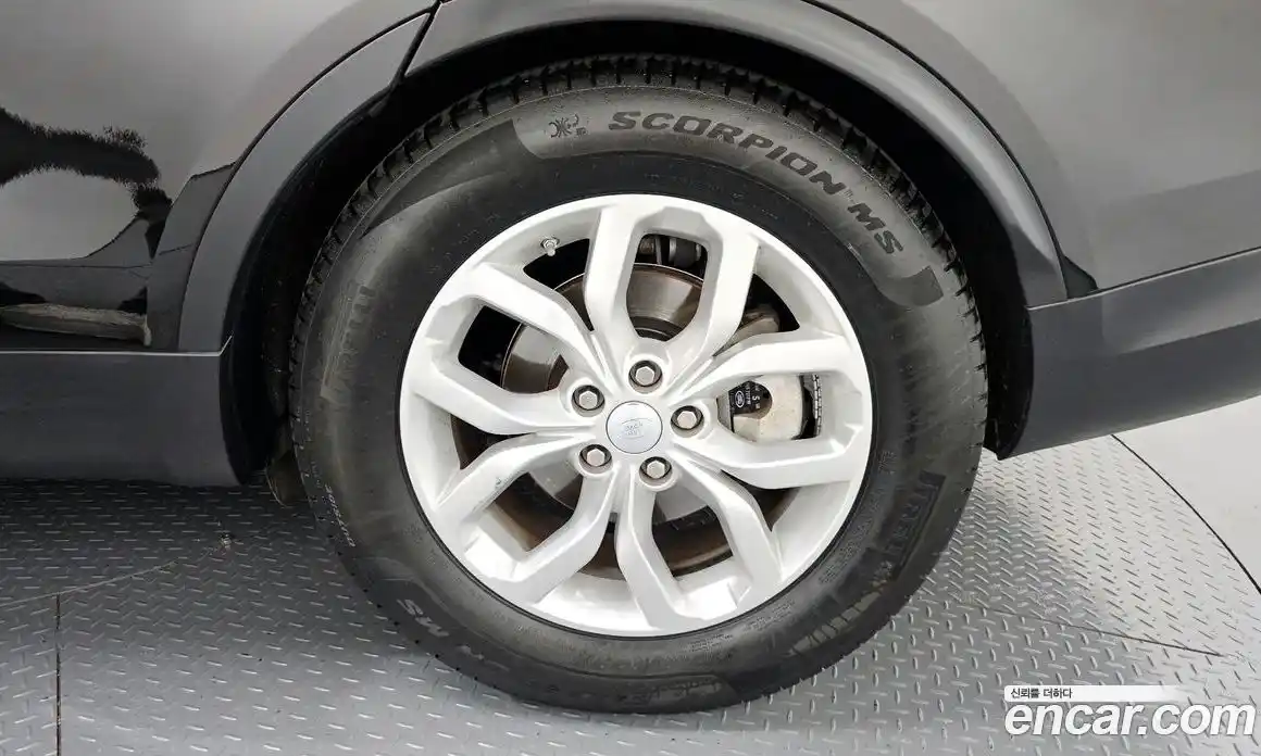 Land Rover Discovery 2018 2.0 автомат (гидро), фото 7