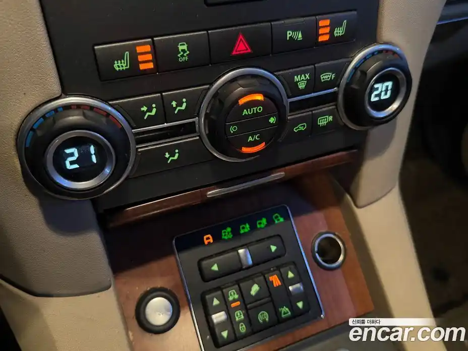 Land Rover Discovery 2016 3.0 автомат (гидро), фото 17