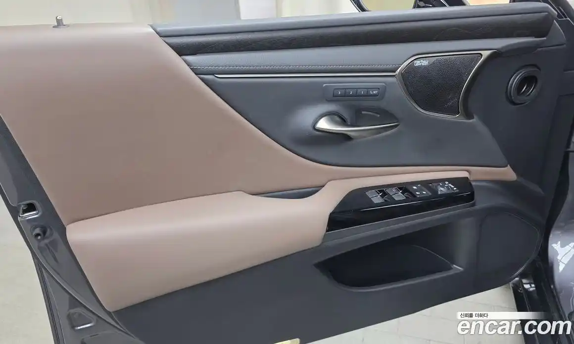 Lexus ES 2023 2.5 гидро, фото 14
