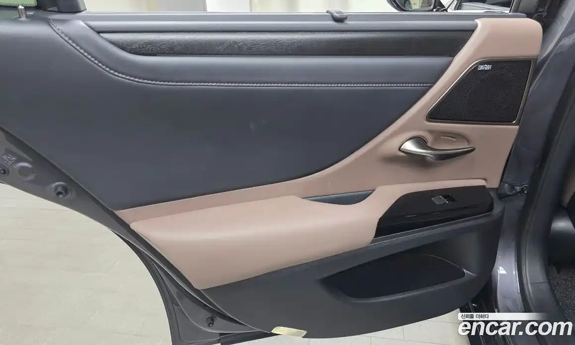 Lexus ES 2023 2.5 гидро, фото 15