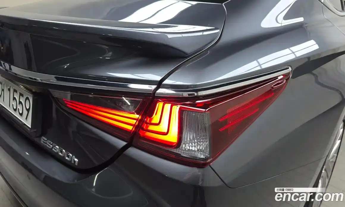 Lexus ES 2023 2.5 гидро, фото 9