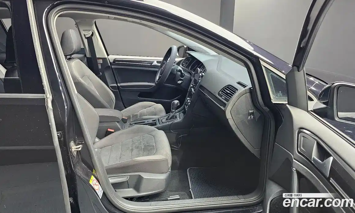 Volkswagen Golf 2015 2.0 автомат (гидро), фото 11