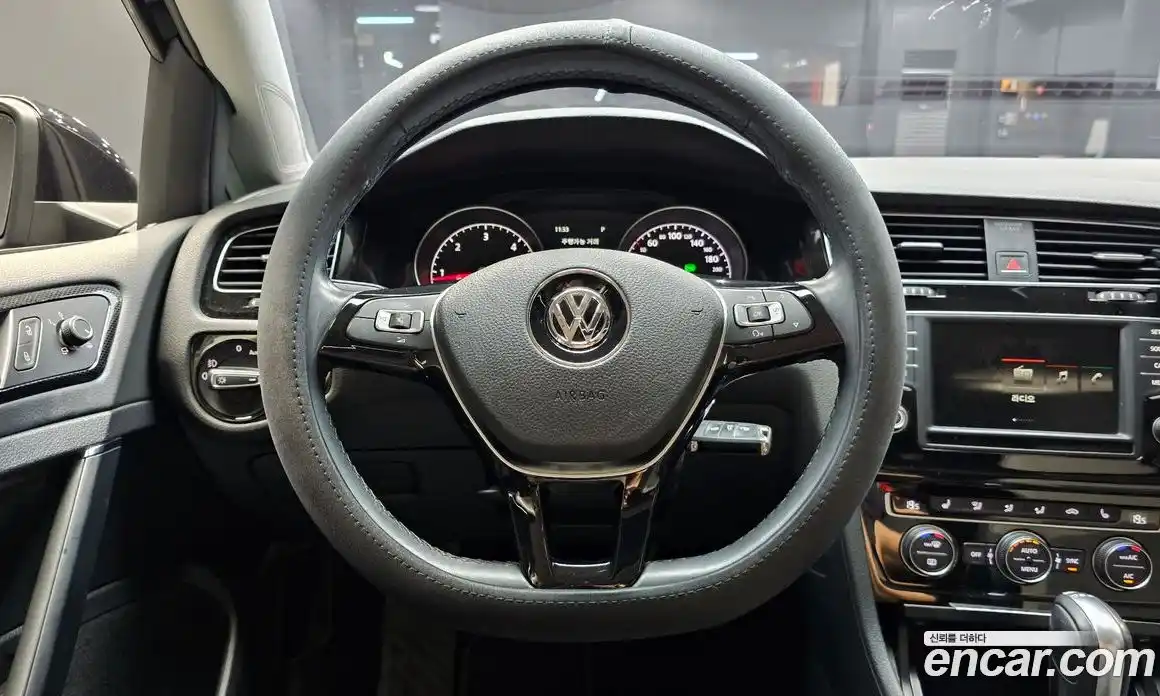 Volkswagen Golf 2015 2.0 автомат (гидро), фото 13