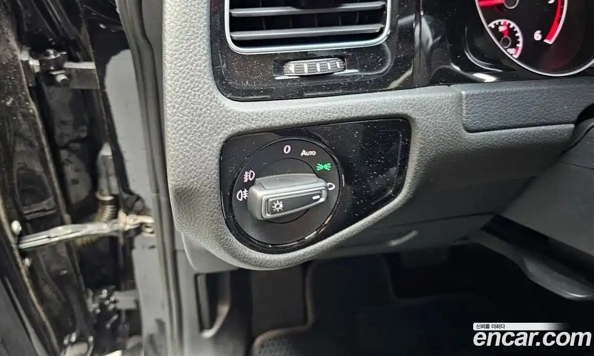 Volkswagen Golf 2015 2.0 автомат (гидро), фото 17
