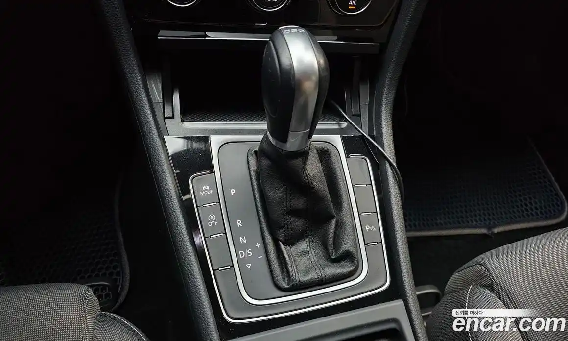 Volkswagen Golf 2015 2.0 автомат (гидро), фото 9