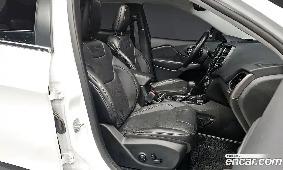 Jeep Cherokee 2020 2.4 автомат (гидро), фото 17