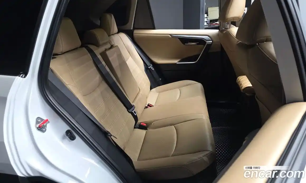 Toyota RAV4 2024 2.5 гидро, фото 12