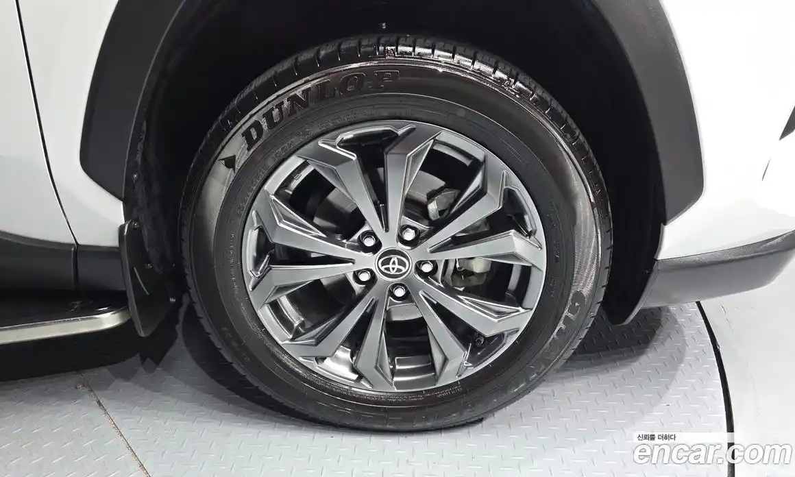 Toyota RAV4 2024 2.5 гидро, фото 5