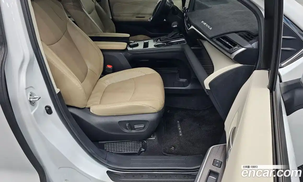 Toyota Sienna 2024 2.5 гидро, фото 16
