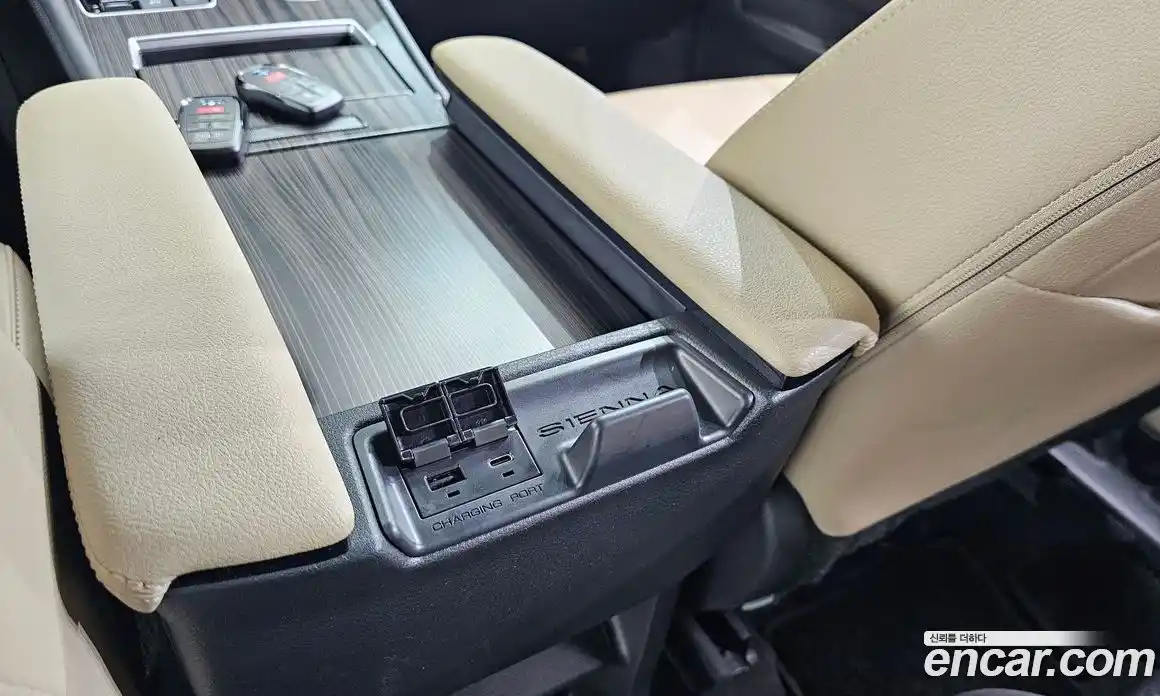 Toyota Sienna 2024 2.5 гидро, фото 28