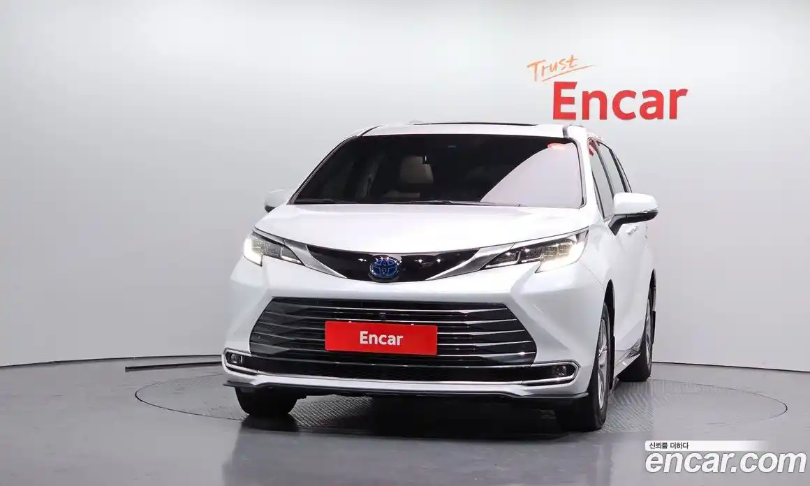 Toyota Sienna 2024 2.5 гидро, фото 3
