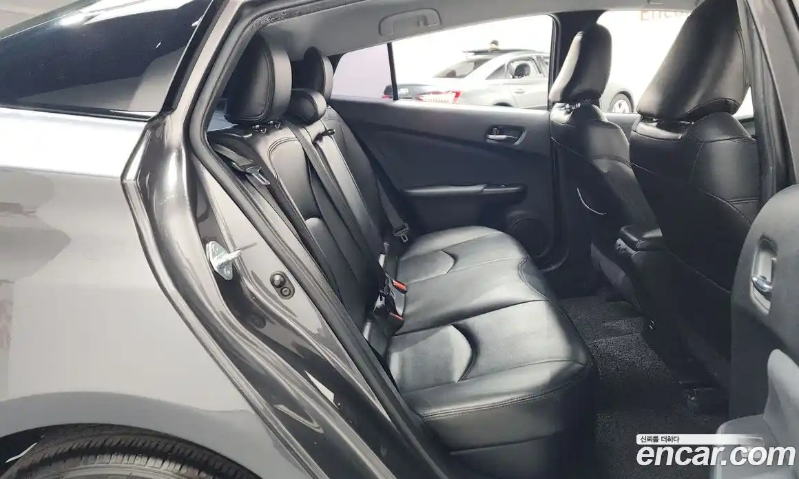 Toyota Prius 2017 1.8 гидро, фото 11