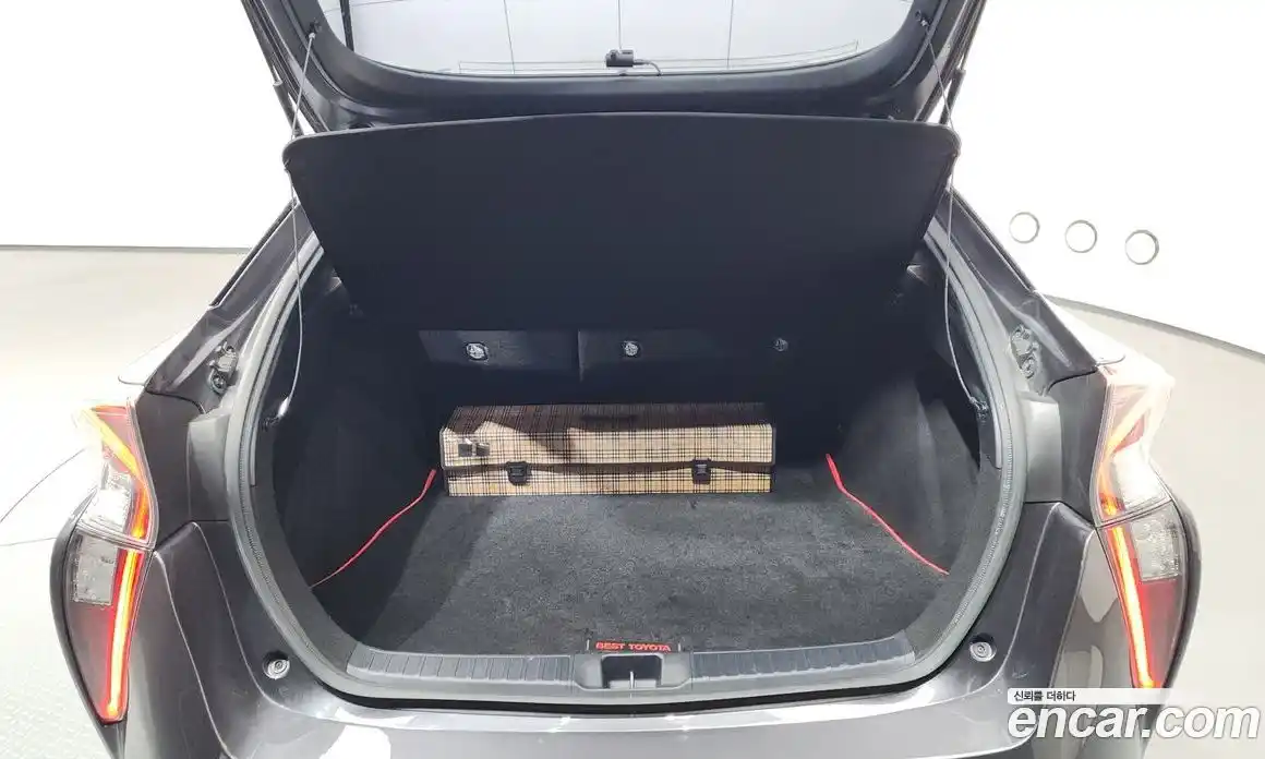 Toyota Prius 2017 1.8 гидро, фото 20