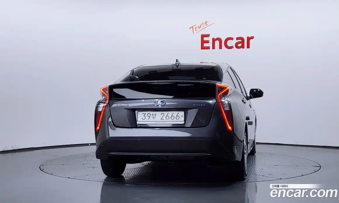 Toyota Prius 2017 1.8 гидро, фото 4