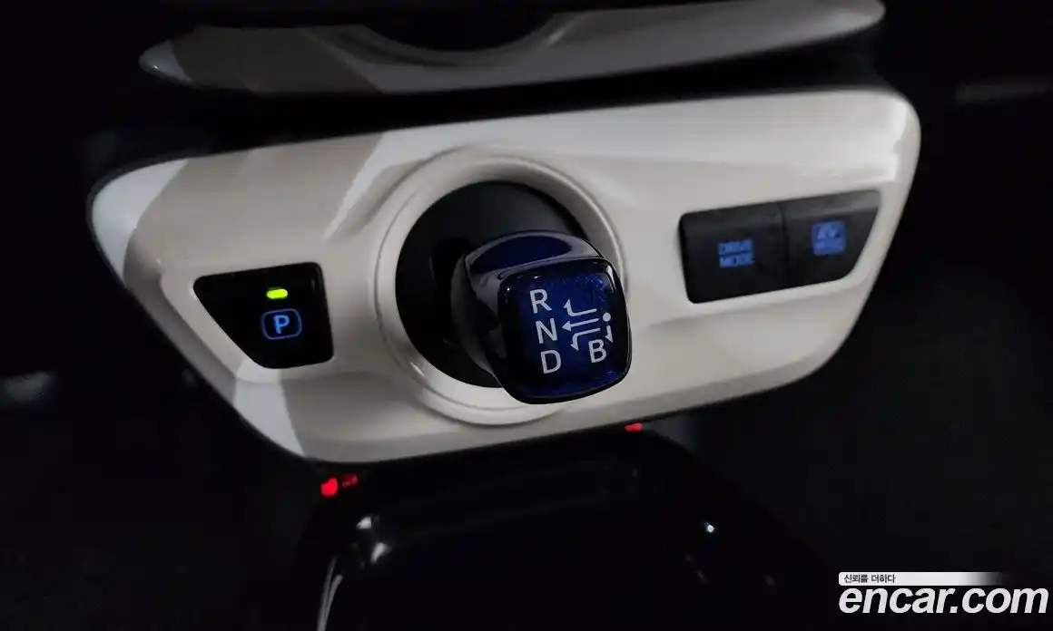 Toyota Prius 2017 1.8 гидро, фото 9