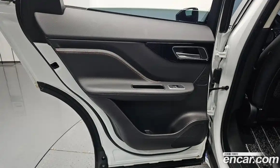 Jaguar F-Pace 2019 2.0 гидро, фото 14