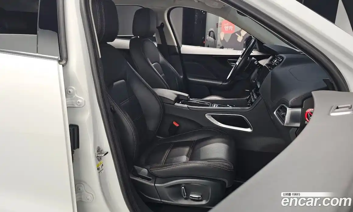 Jaguar F-Pace 2019 2.0 гидро, фото 15