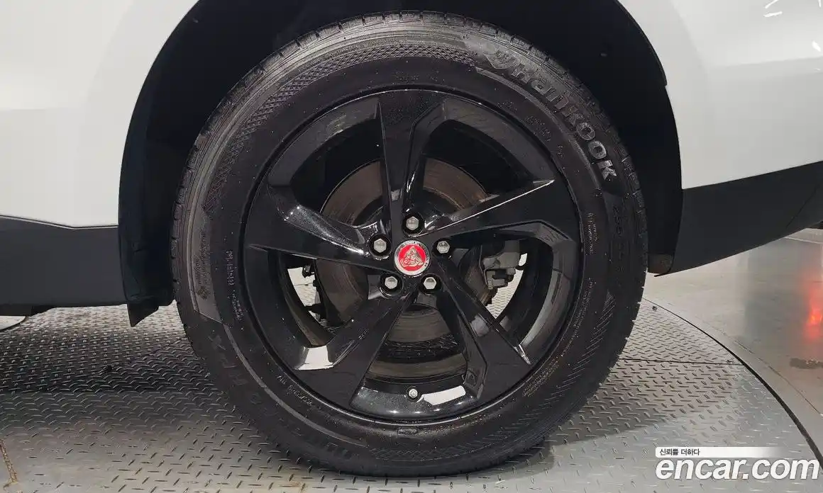 Jaguar F-Pace 2019 2.0 гидро, фото 6