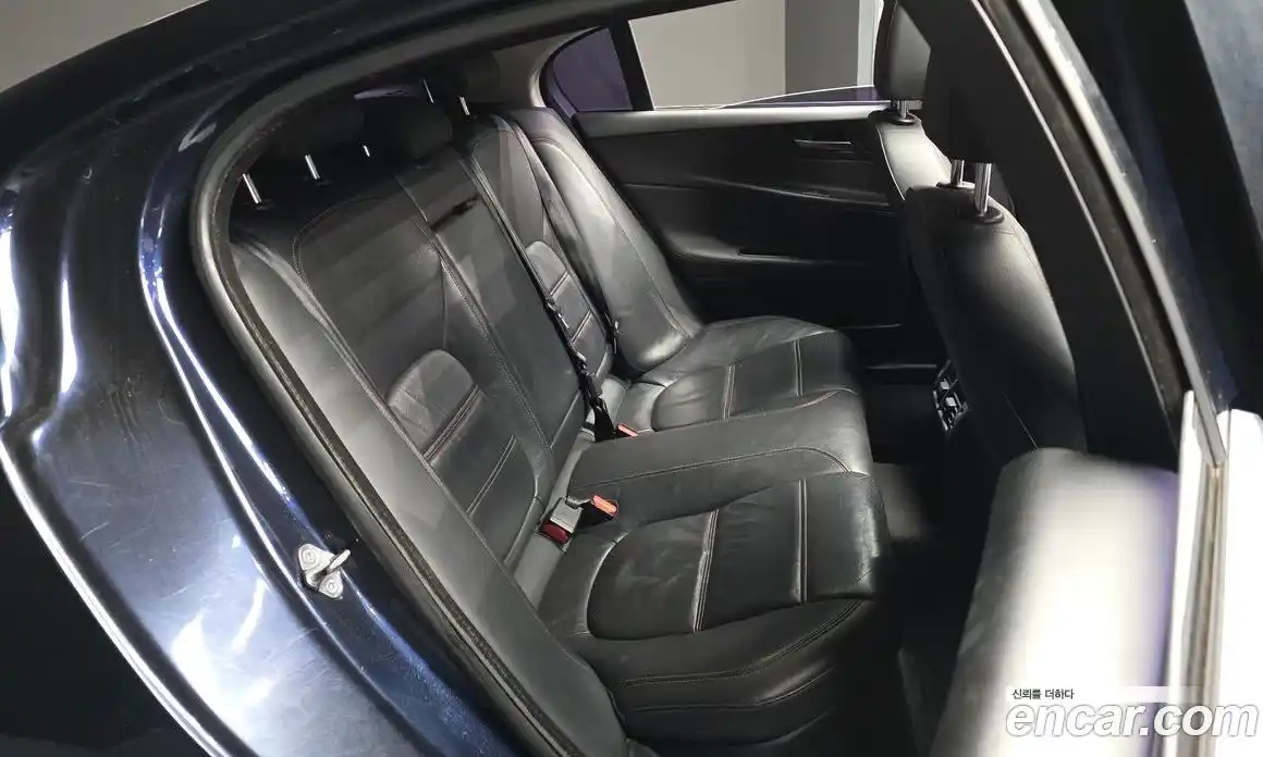 Jaguar XE 2016 2.0 гидро, фото 12