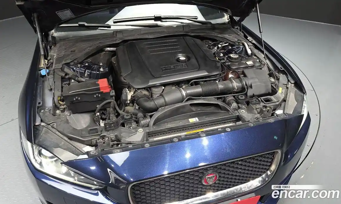 Jaguar XE 2016 2.0 гидро, фото 6