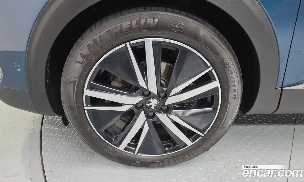 Peugeot 3008 2023 1.5 автомат (гидро), фото 5