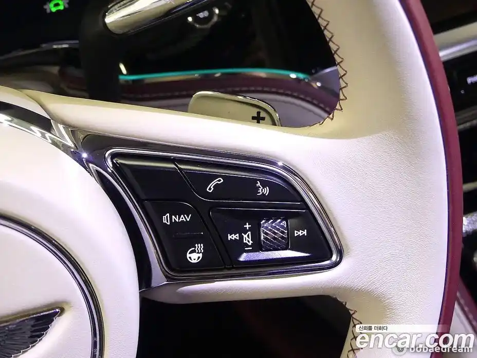 Bentley Flying Spur 2023 4.0 гидро, фото 13