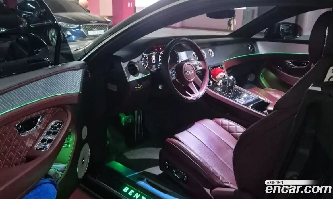 Bentley Continental 2022 4.0 гидро, фото 16
