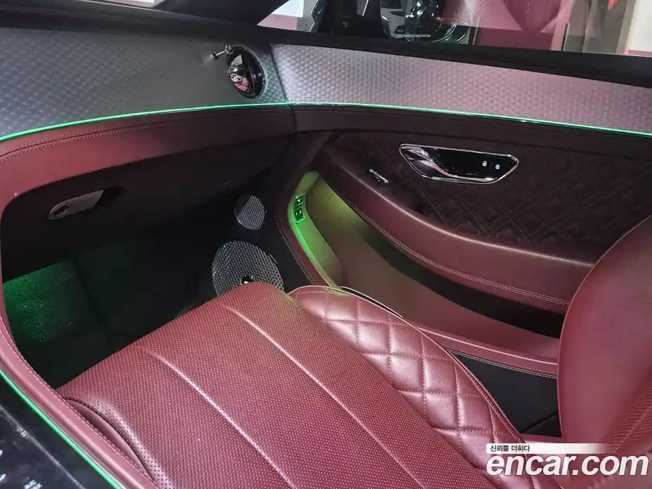 Bentley Continental 2022 4.0 гидро, фото 10