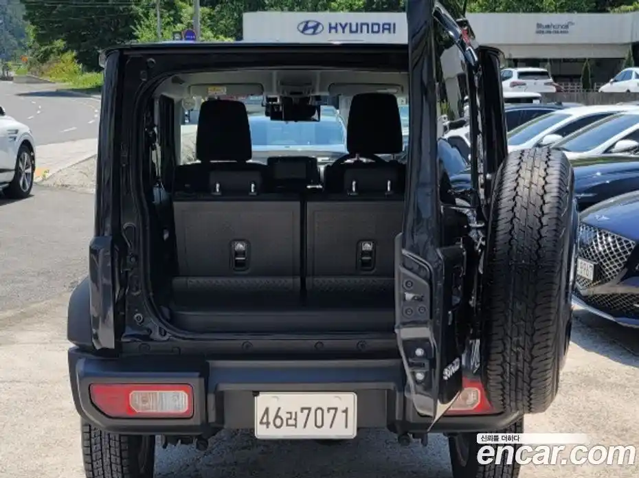 Suzuki Jimny 2023 1.5 автомат (гидро), фото 12