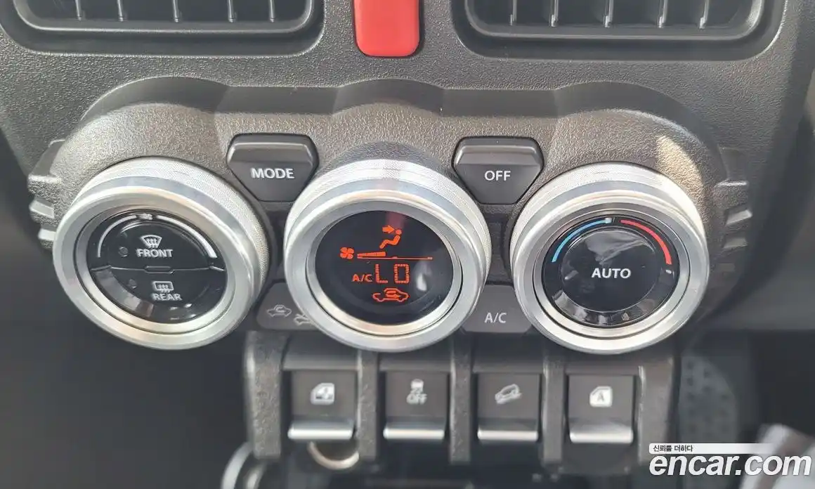 Suzuki Jimny 2023 1.5 автомат (гидро), фото 16