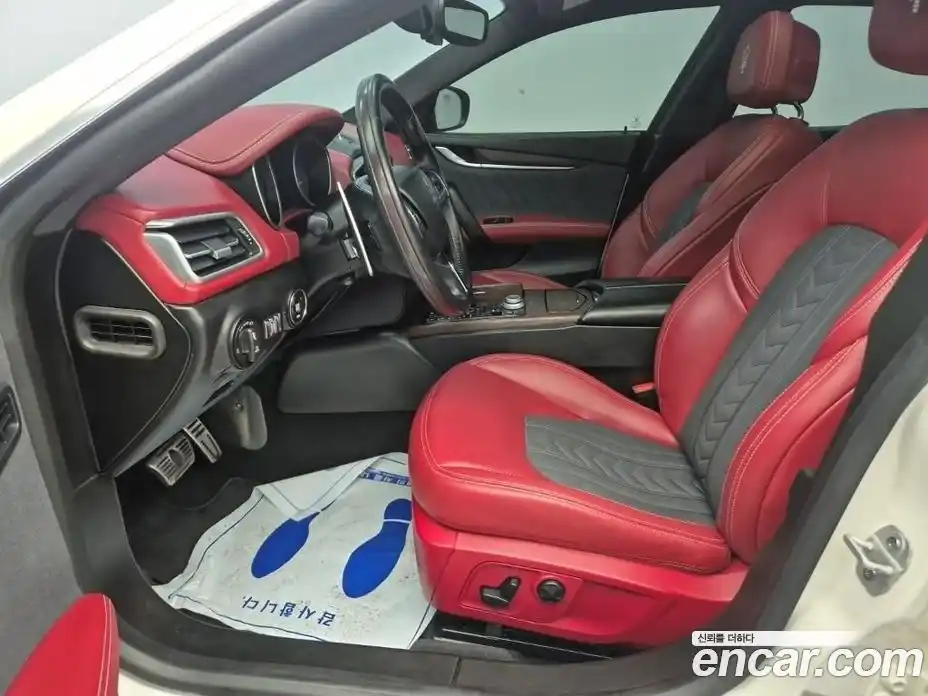 Maserati Ghibli 2021 3.0 гидро, фото 11