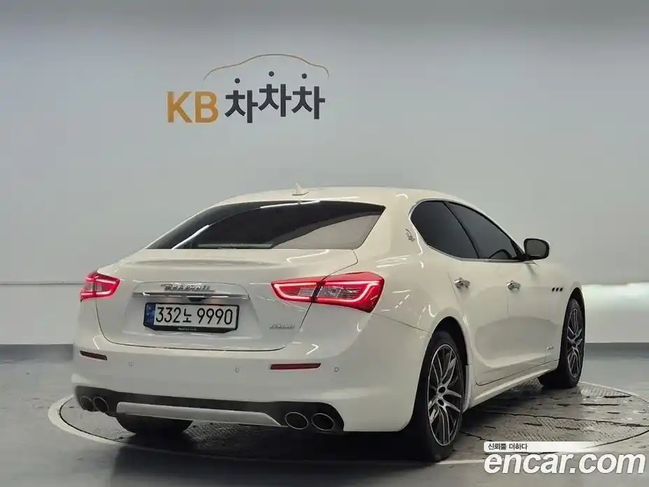 Maserati Ghibli 2021 3.0 гидро, фото 3