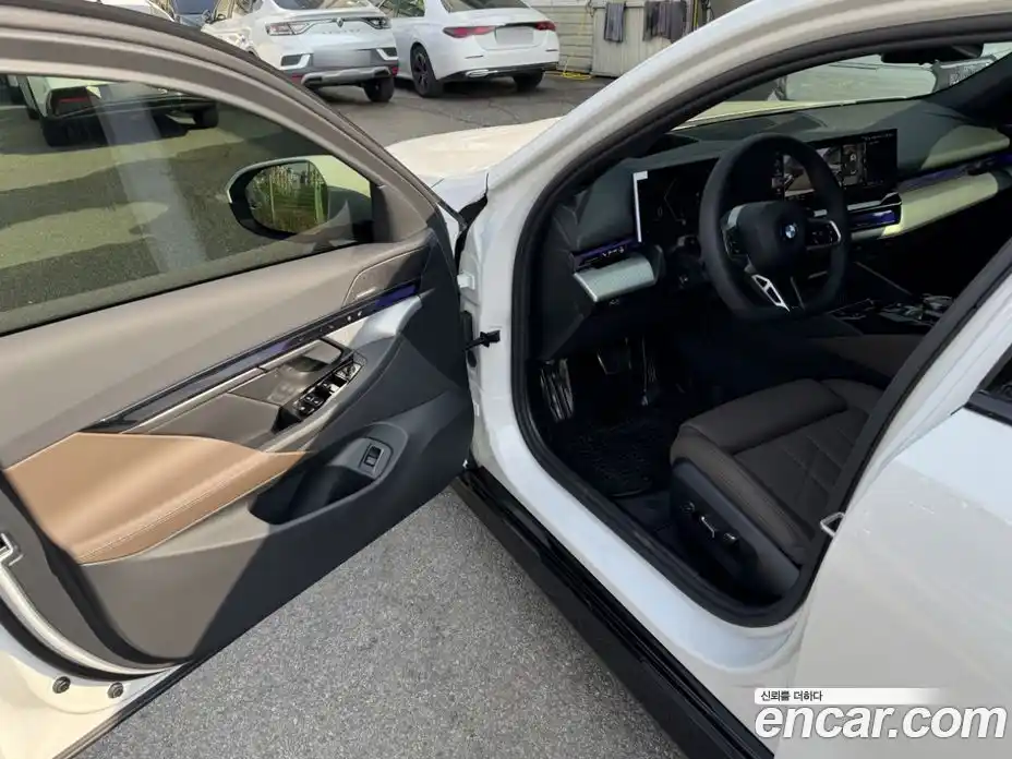 BMW 5 серия 2025 2.0 автомат (гидро), фото 7